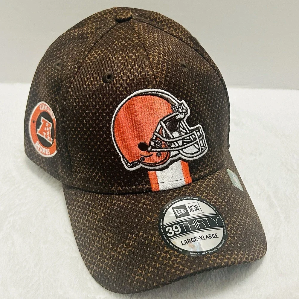 New Era Cleveland Browns Stripe Sideline 39THIRTY Stretch Flex Hat L/XL Brown
